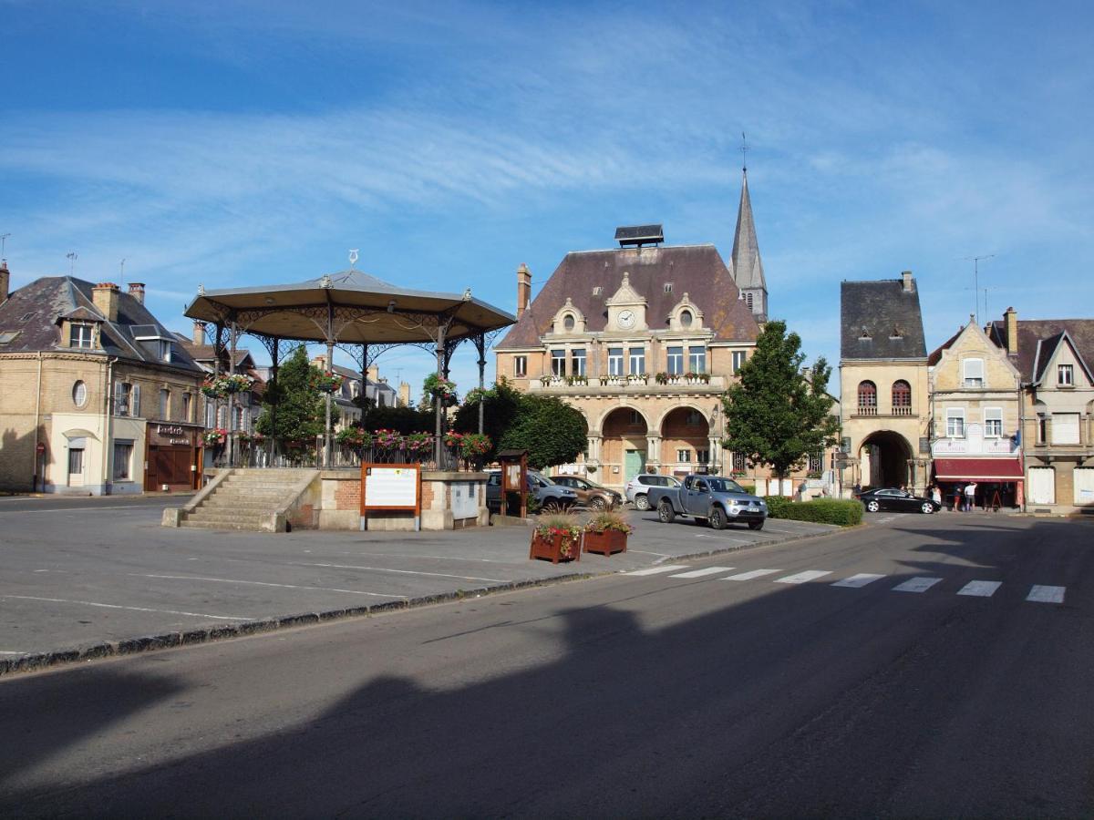 Camping Le Vallage Attigny Exterior photo
